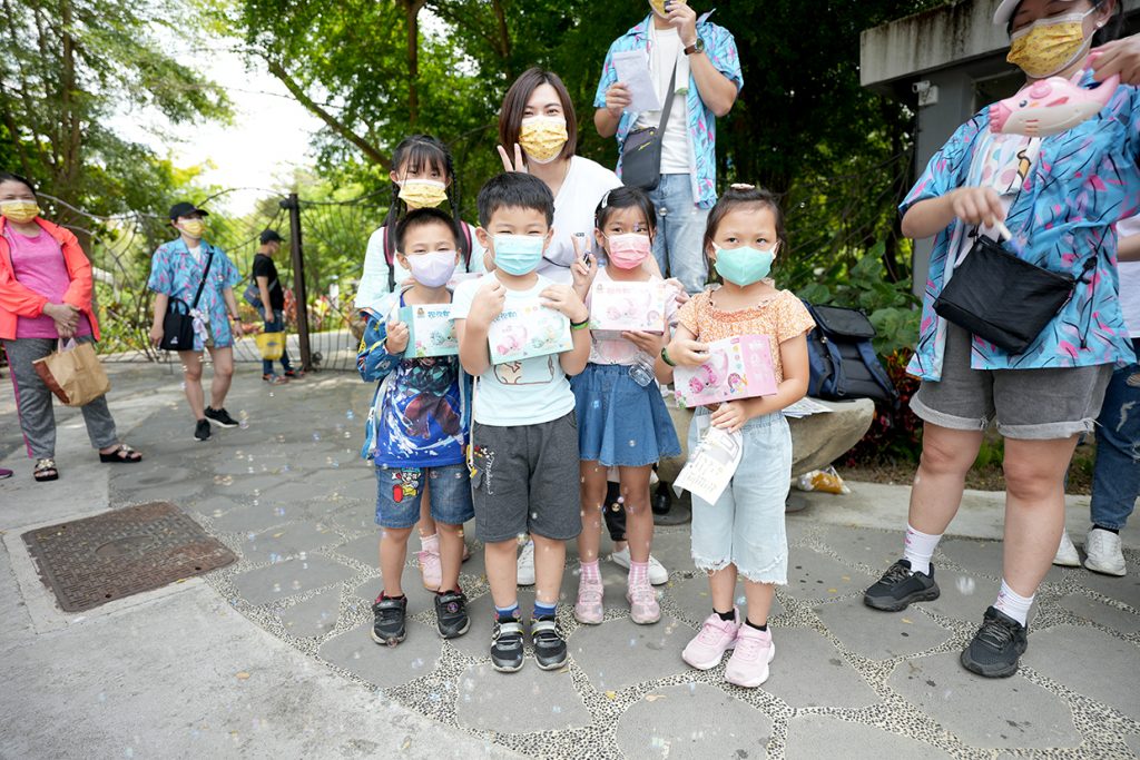 12歲以下小朋友都能擁有一台泡泡機