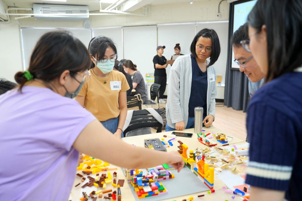 TB-LEGO4